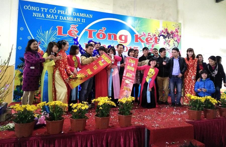 Nhà Việt Cons tham dự tổng kết năm cùng công ty cổ phần Đam San