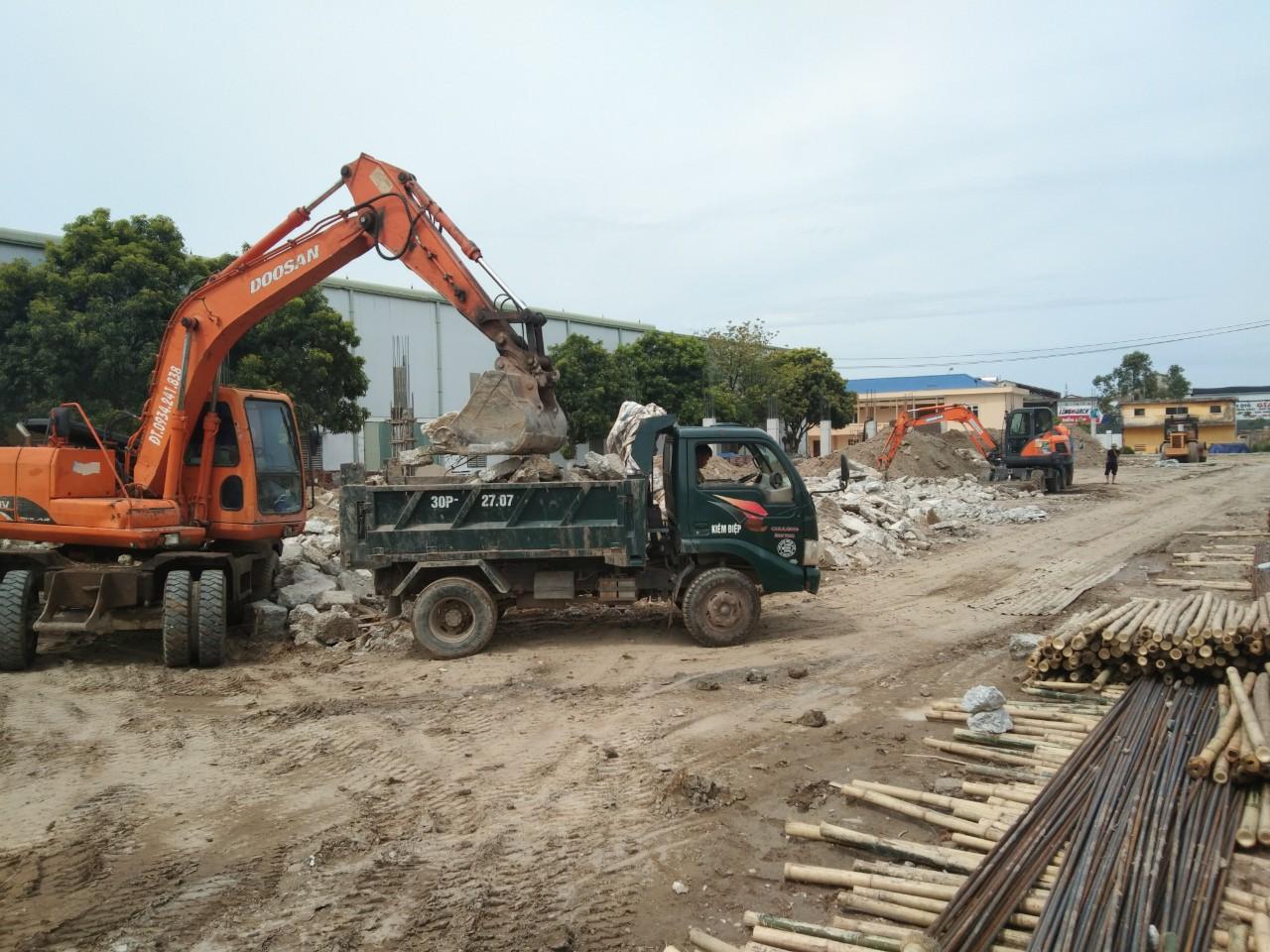 công trường đang thi công