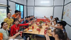 Nhà Việt tổ chức liên hoan trung thu